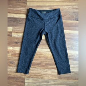 Beyond Yoga Crop Leggings Gray High Waist Soft Stretch Activewear | women’s Med